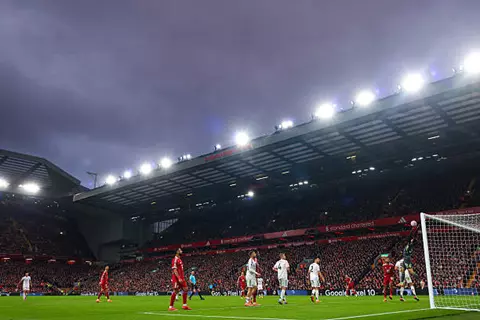 لم يحدث منذ 11 عاما.. رقم سلبي في ليفربول بعد هزيمة يونايتد